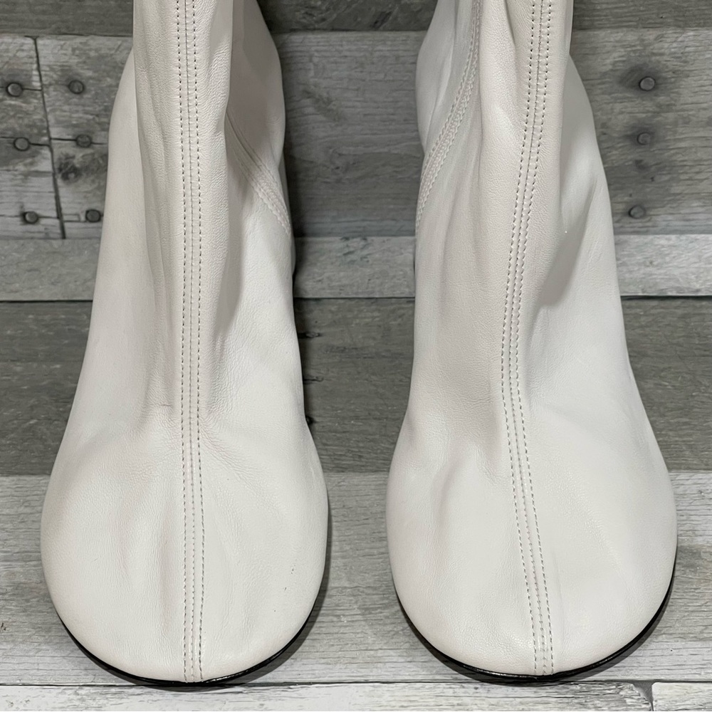 BALENCIAGA Glove Women’s Bootie - White - Size - 10 .US / 40 .EU - Picture 6 of 13